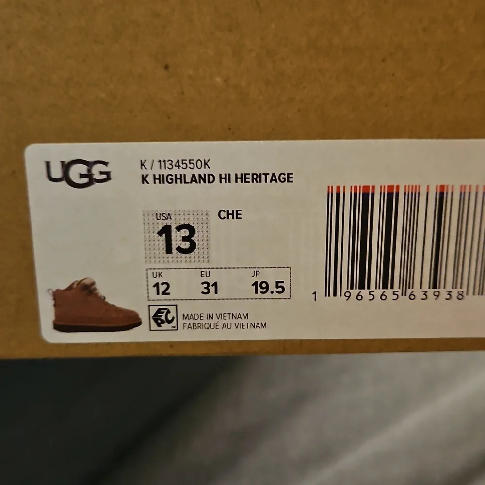 Size 13 UGG Kids Tan‎ Lace-Up Boots - Picture 6 of 7